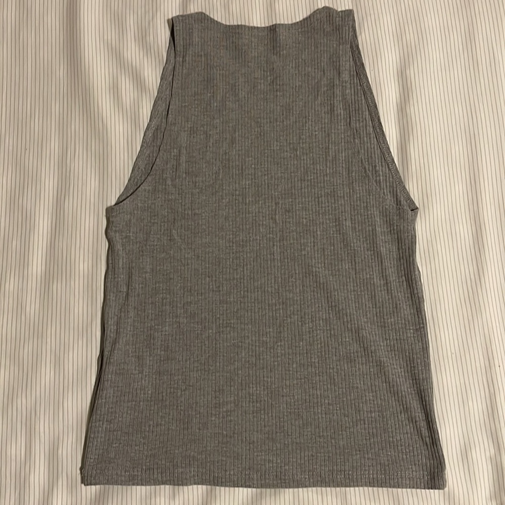 TopShop Gray Ribbed Cropped Top 🤍 - Picture 3 of 5